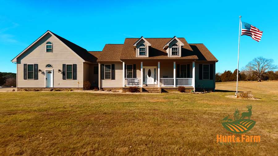 Modern Farmhouse - Awesome Location 7 Acres - Sand Cave Area